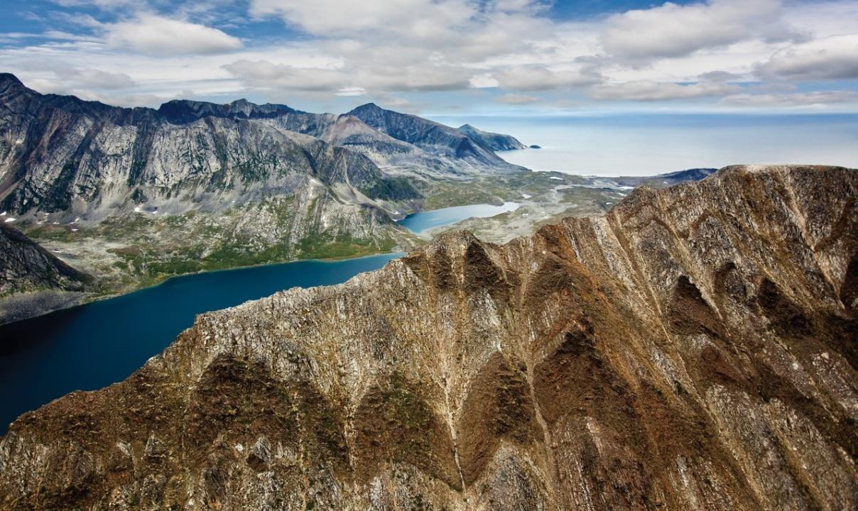 Mountain ridges and the Atlantic Ocean in Newfoundland
