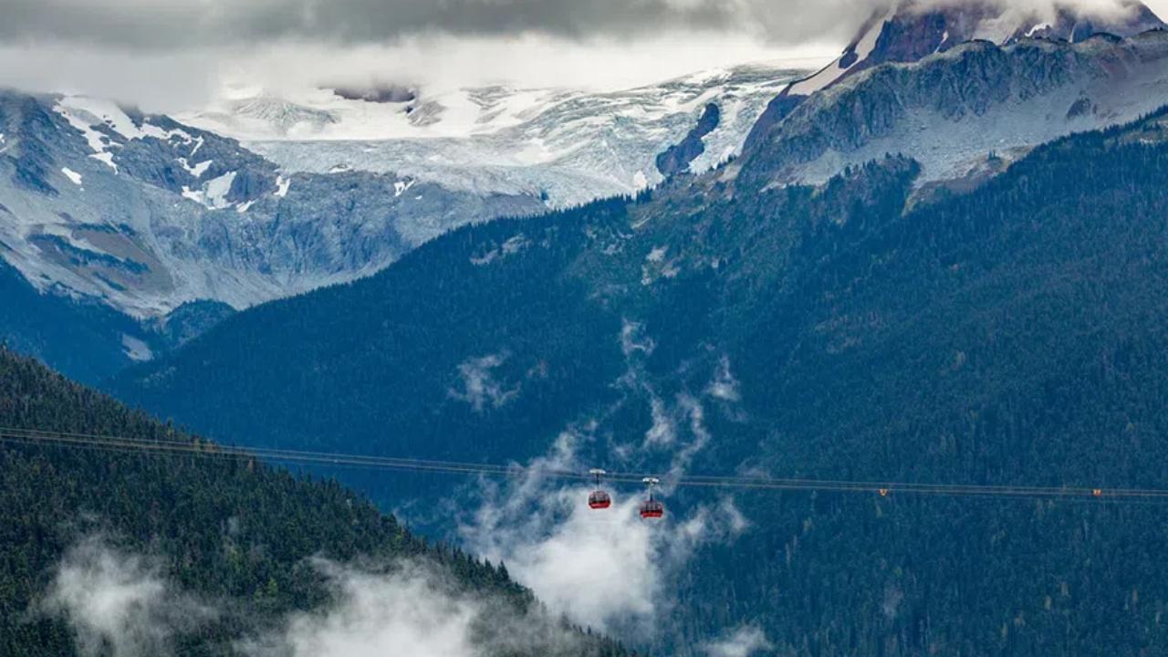 The Peak 2 Peak Gondola crossing between two mountains.