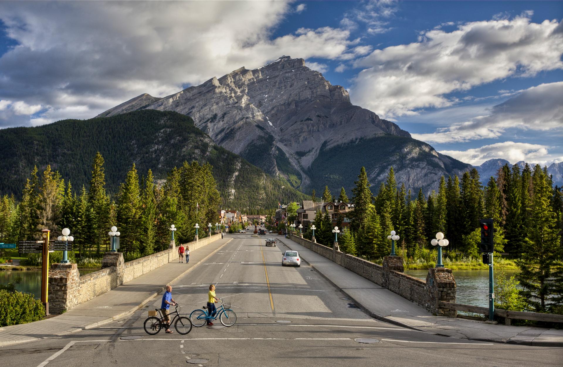 Banff Lake Louise Tourism/Paul Zizka