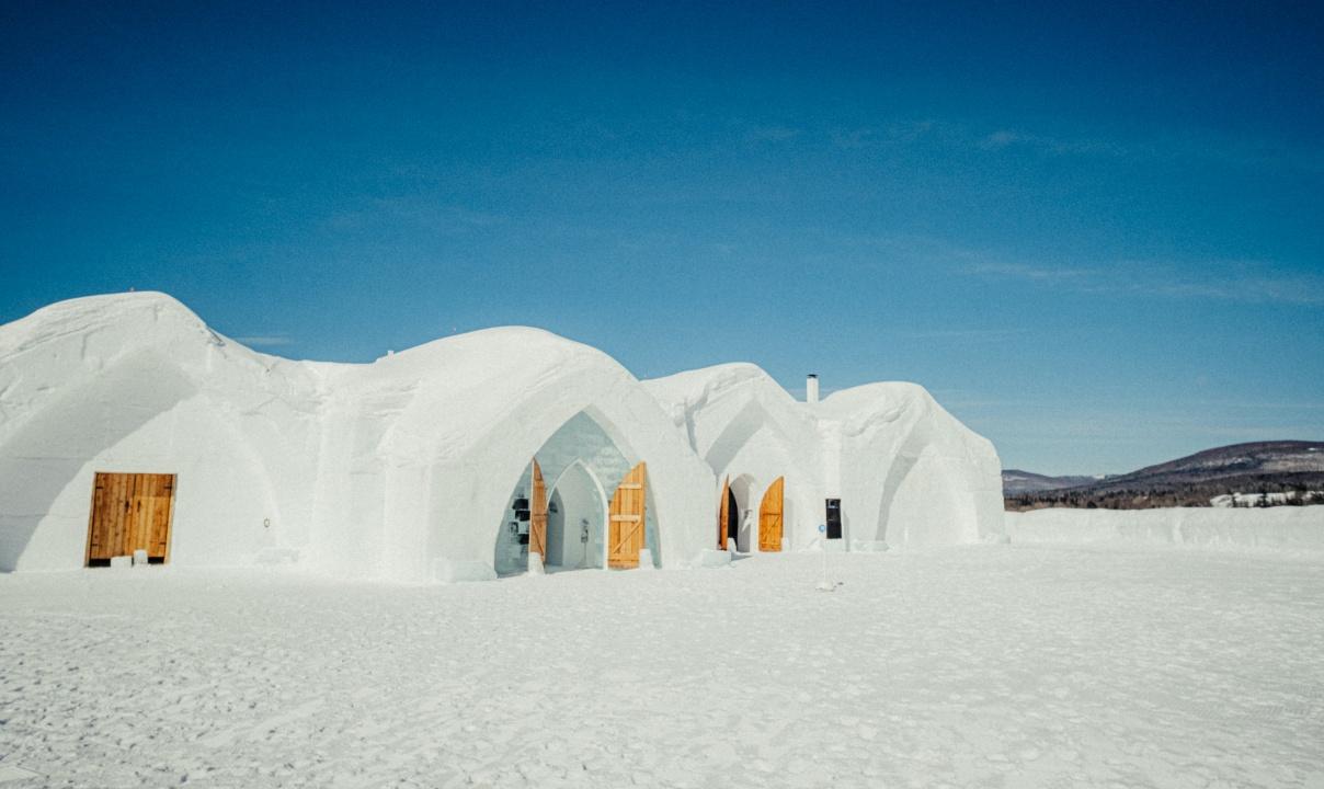 The exterior of the Hotel de Glace.